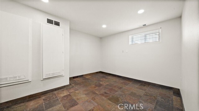 Building Photo - 521 Avenue C
