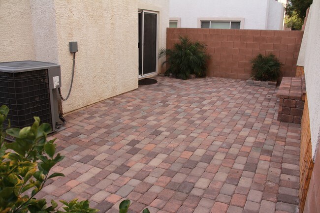 Building Photo - 916 Appaloosa Hills Ave