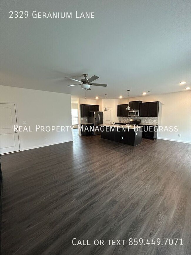 Building Photo - 2329 Geranium Ln