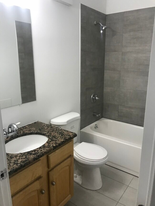 Building Photo - 3436 S Western Ave