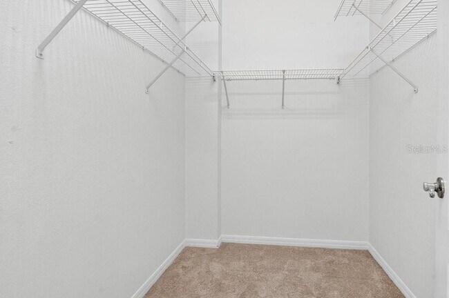 Building Photo - 10337 Pointview Ct