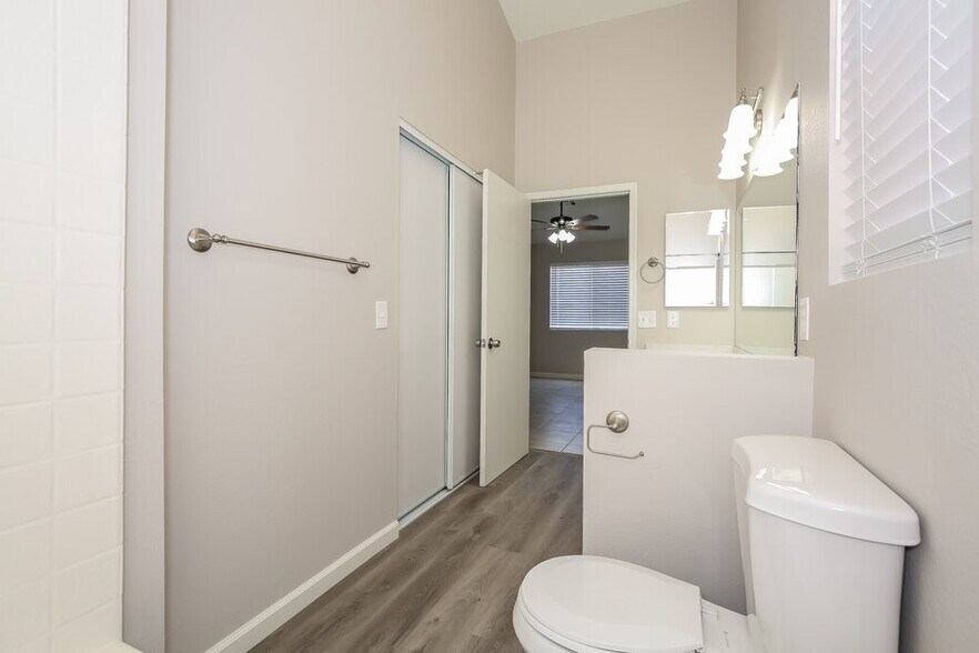 Building Photo - 913 Baritone Way