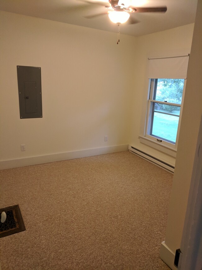 Medium BR - 903 East St