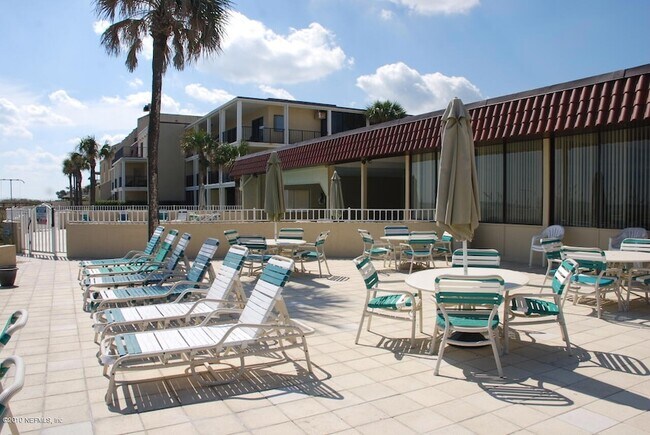 Building Photo - 2325 Costa Verde Blvd