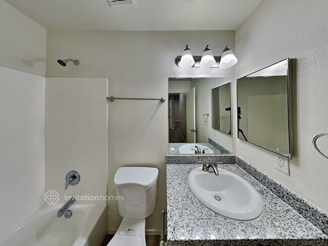 Building Photo - 1034 S Somerset