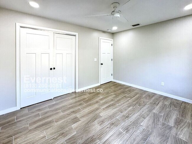 Building Photo - 3-Bedroom/2-Bath Home with Fenced Yard & Private Pool/ Available Soon!
