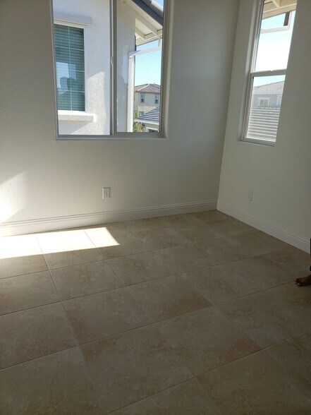 Building Photo - 1469 Terra Verde St