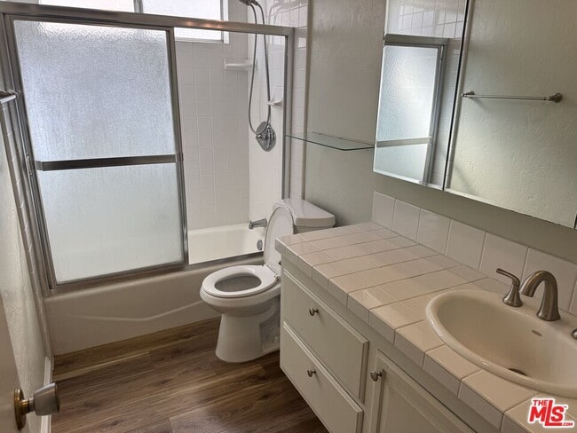 Building Photo - 631 Pepper Tree Dr