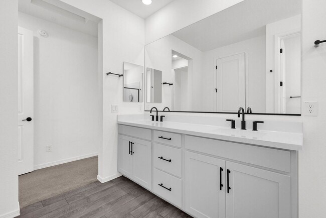 Building Photo - Newly Built 4-bed / 2.5 Bath Home in Quiet...