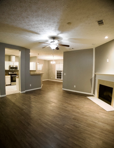 Building Photo - 12 Harding Dr