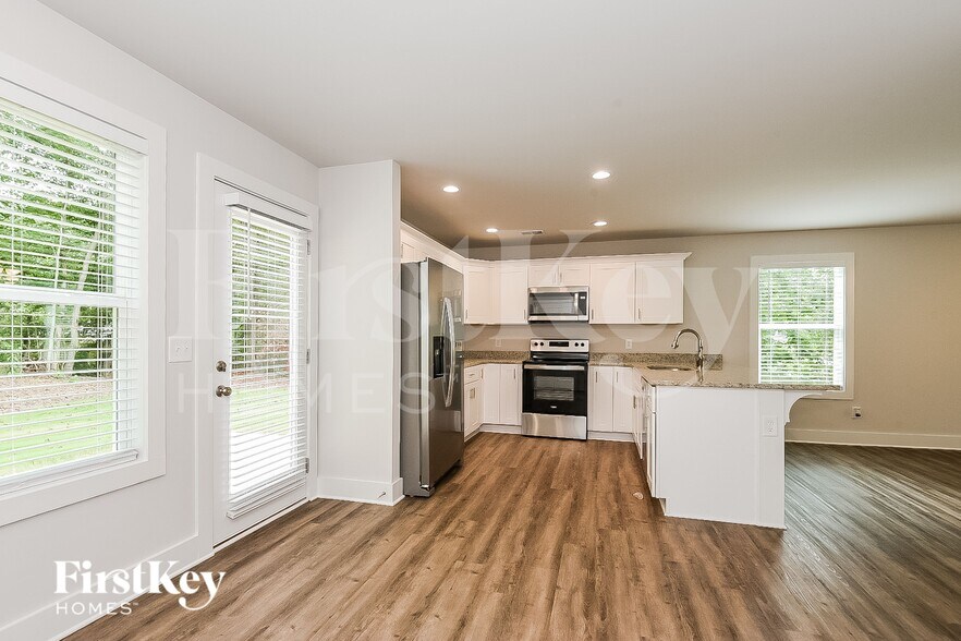 Building Photo - 6955 Overton Cir