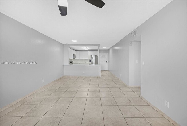 Building Photo - 1750 W 46th St