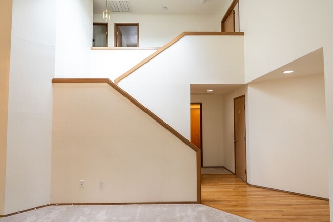 Building Photo - 3bd/2.25ba Sammamish House