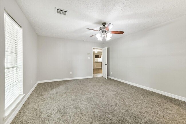 Building Photo - 28902 Twisted Oak Dr