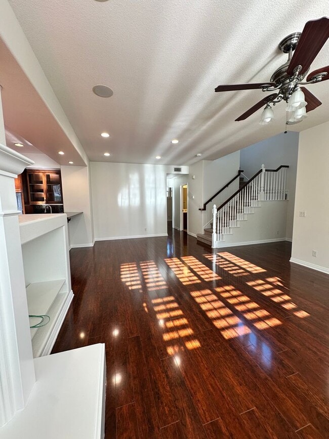 Building Photo - 2 Story home 3 Bedroom, 3 Bathroom Tustin Field.