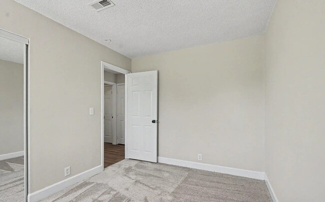 Building Photo - 2527 Morningside Dr