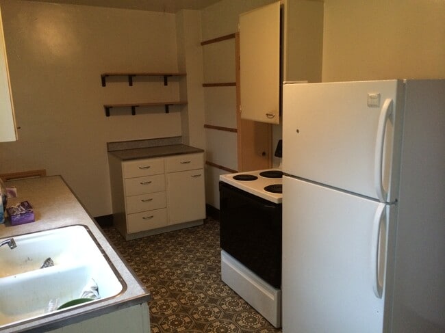 Building Photo - 1028 E Maxwell Ln