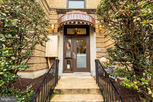 Building Photo - 3534 10th St NW