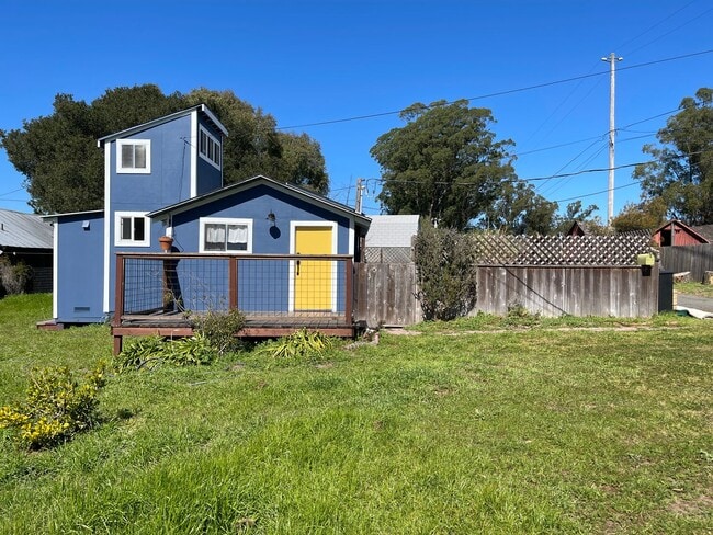 Primary Photo - Cute and Quaint One bedroom in Petaluma. P...