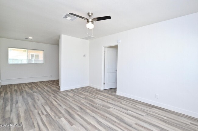 Building Photo - 312 N Hartford St