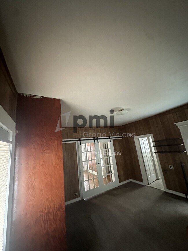 Building Photo - 2808 Champaign Ave