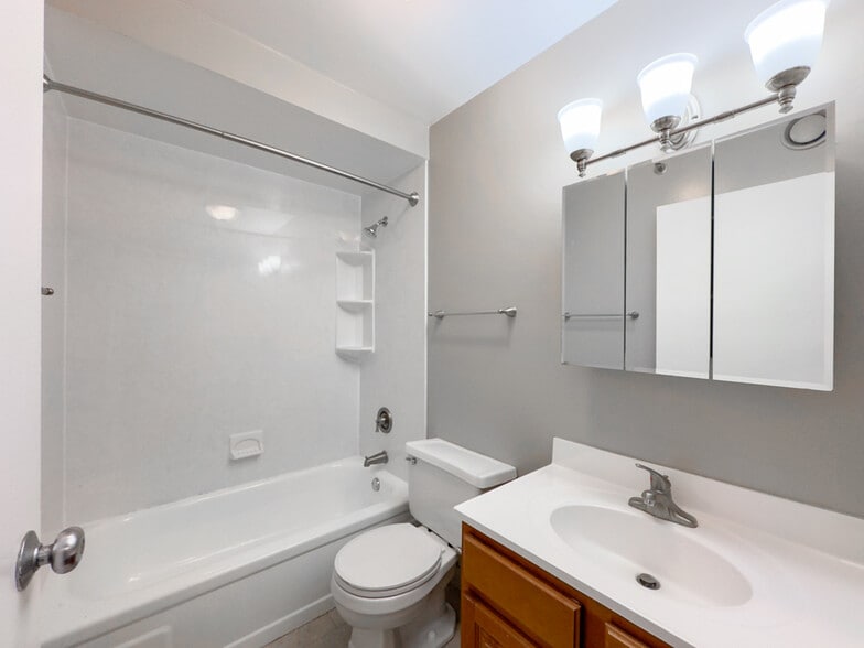 Building Photo - 4334 N Hazel St