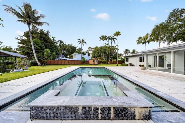 Building Photo - 11665 W Biscayne Canal Rd