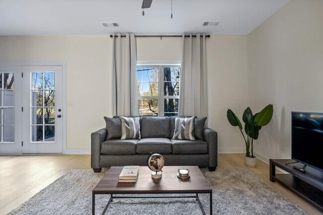 Building Photo - 3319 Old Hickory Blvd