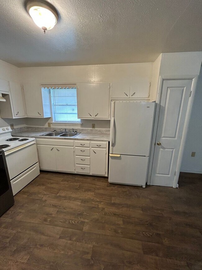 Building Photo - 1416 S Boston Ave