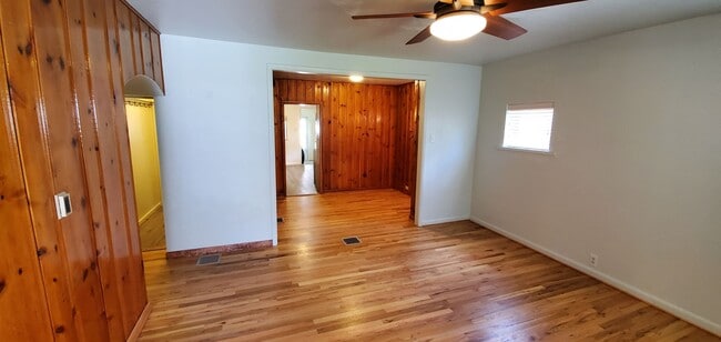 Building Photo - Charming 4-bedroom in Golden