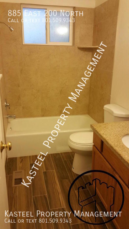 Building Photo - 885 E 200 N