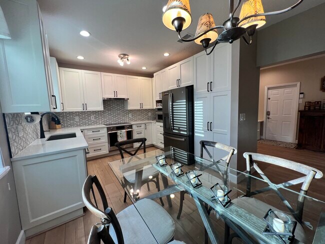 Building Photo - 13122 Via Veneto