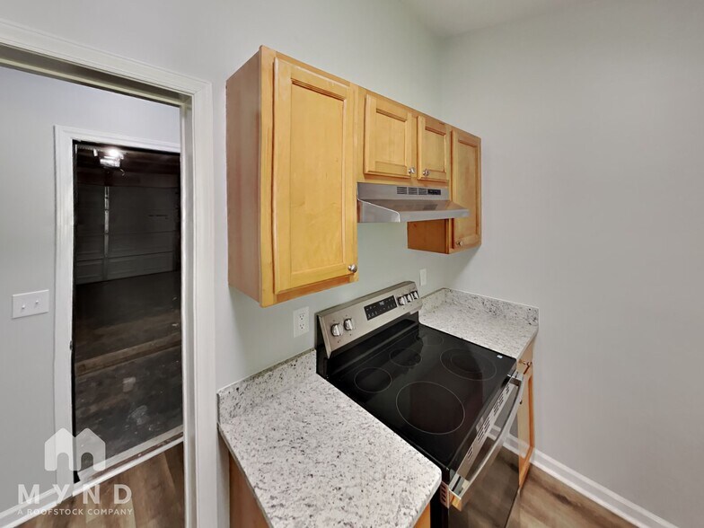 Building Photo - 3604 Oakwood Rd