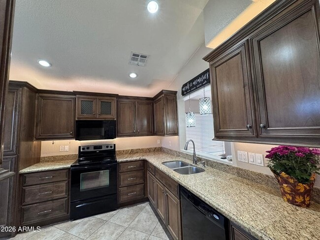 Building Photo - 3439 E Juanita Ave