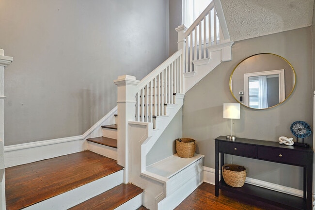 Building Photo - 1402 17th St S