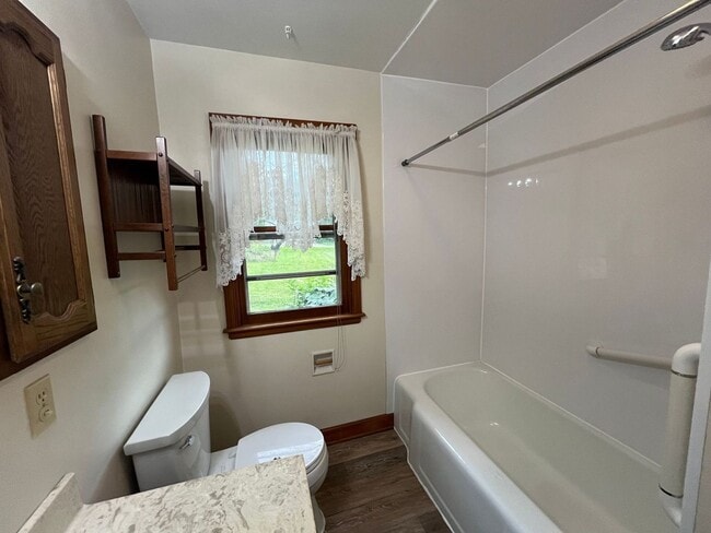 Building Photo - 2 Bed 1 Bath Single Family Home in Wausau