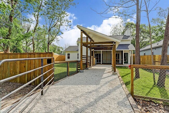 Building Photo - 6712 Cohn St