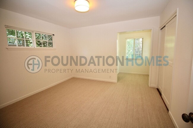 Building Photo - Charming 3BD/2BA Kentfield Retreat with Pool!  Bocce Court!  Private Yard!  FOUNDATION
