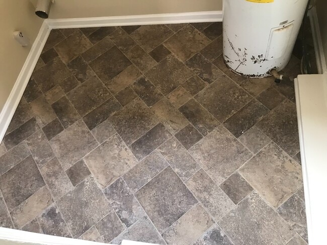 Building Photo - **AVAILABLE NOW**3 or 4 Bedroom / 1.5 Bathroom Home for Rent in Columbus, GA