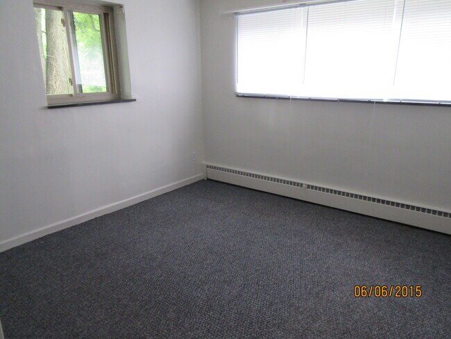 Building Photo - 524 Imo Dr