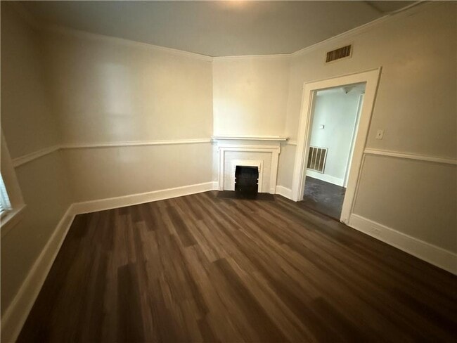 Building Photo - 316 4th St