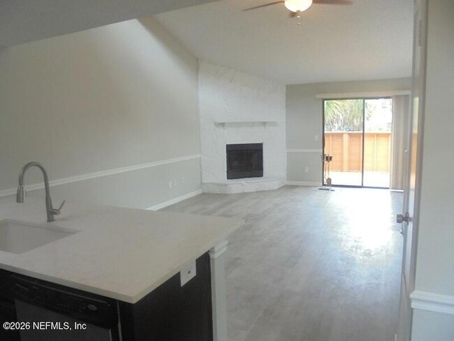 Building Photo - 319 Second St