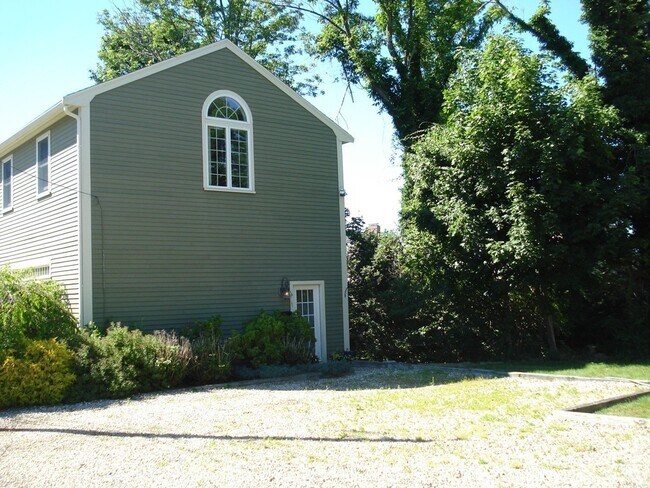Building Photo - 1 Rowley Shore