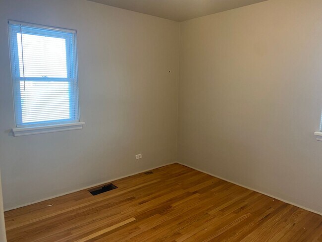 Building Photo - Central Park Home For Rent