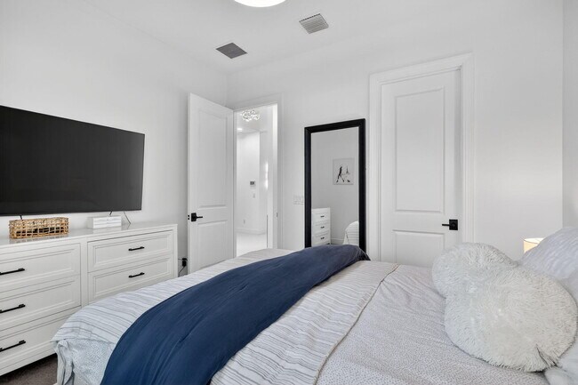 Building Photo - 10195 SW Latium Wy