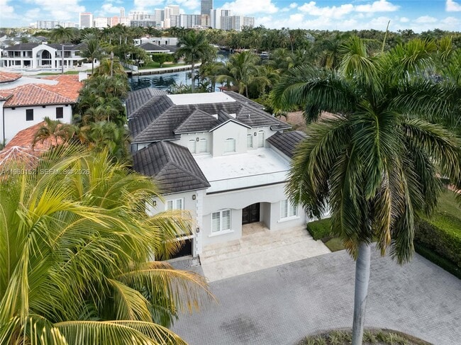 Building Photo - 520 N Pkwy