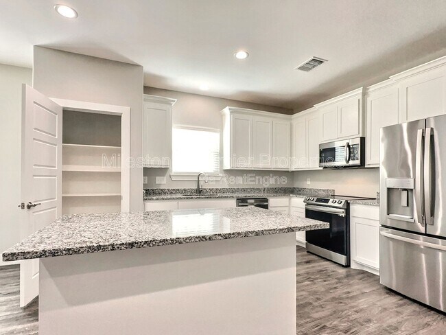 Building Photo - 1036 Ray Dr