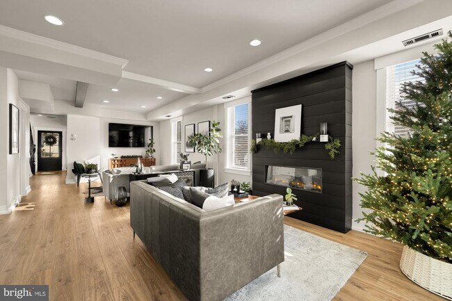 Building Photo - 4240 34th St