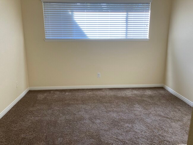 Building Photo - 2372 Pepper St