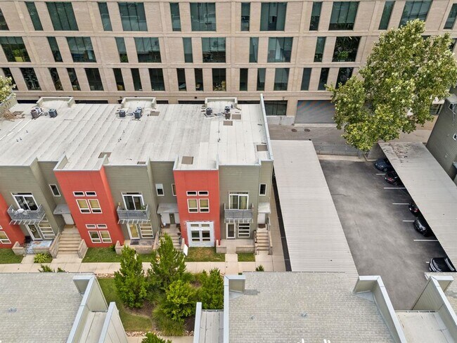 Building Photo - 1601 E 5th St.